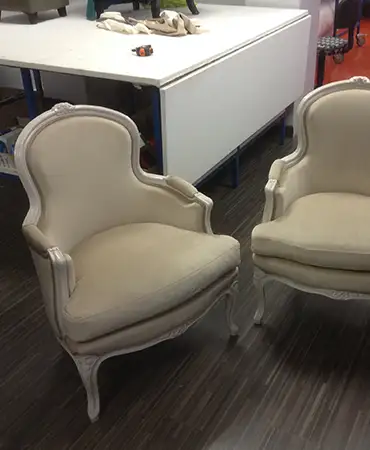 Réfection de Bergère de style Louis XV en velours ras Nice (06)